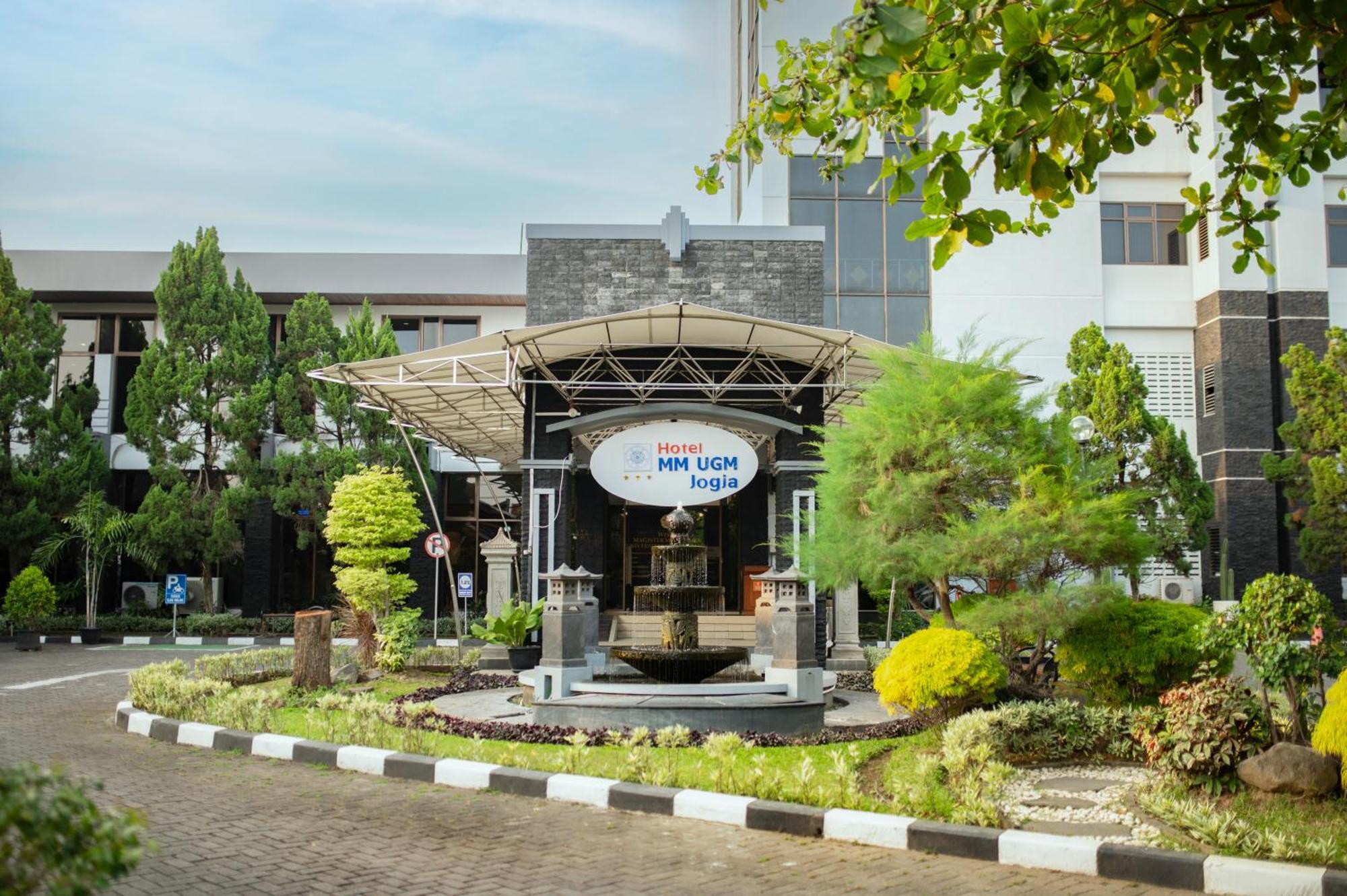 Mmugm Hotel Pakualaman Экстерьер фото