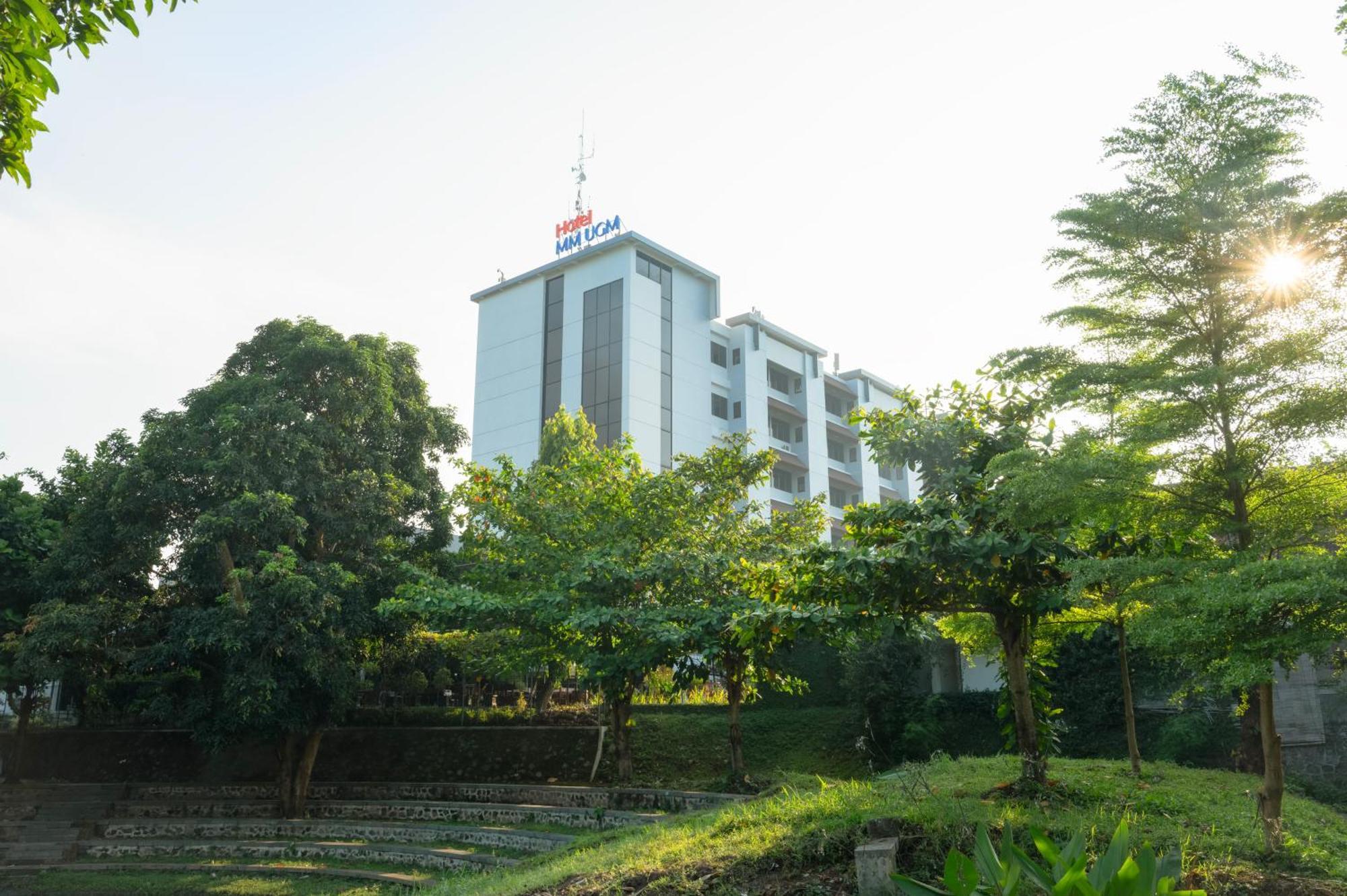 Mmugm Hotel Pakualaman Экстерьер фото