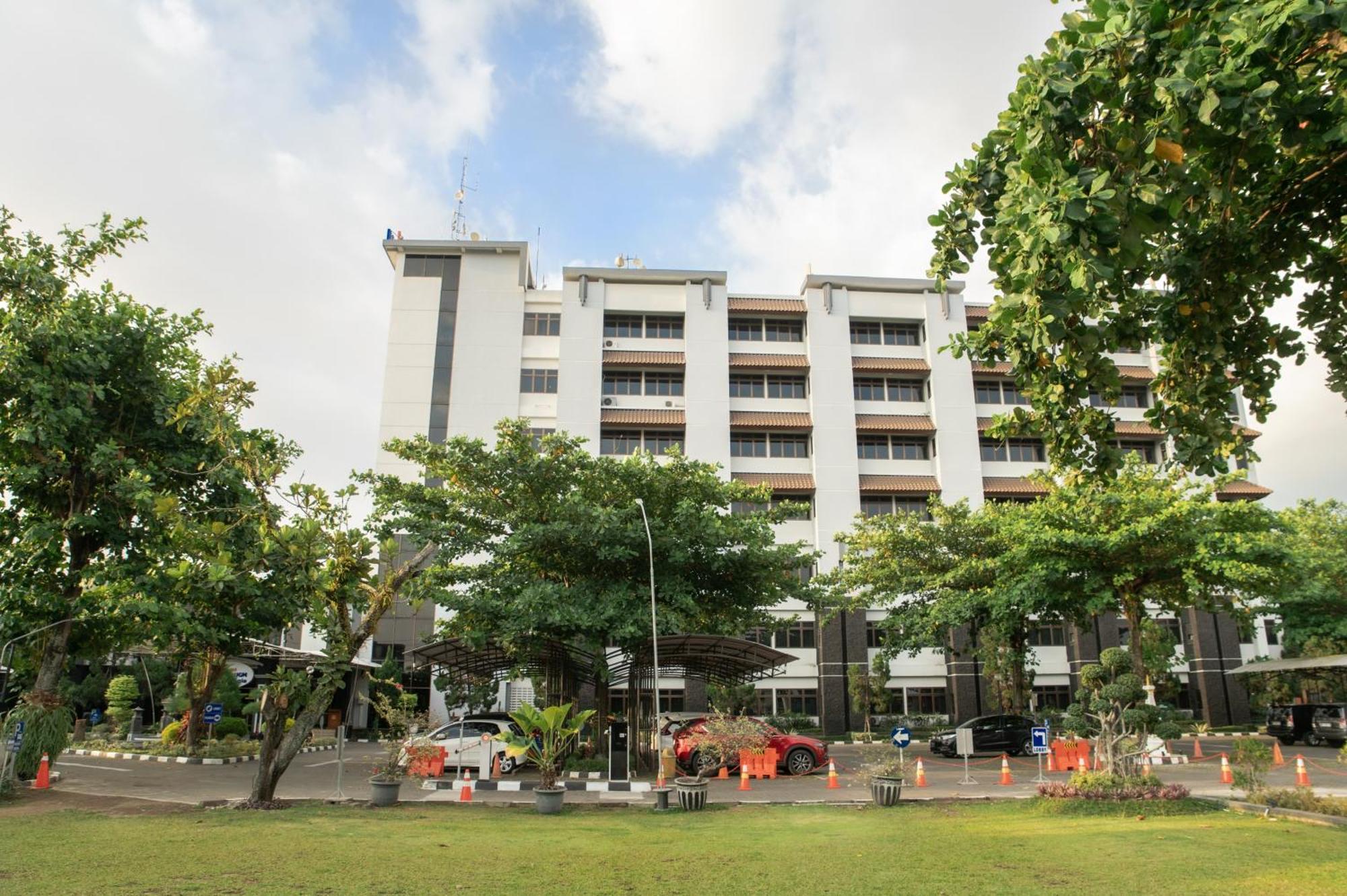 Mmugm Hotel Pakualaman Экстерьер фото