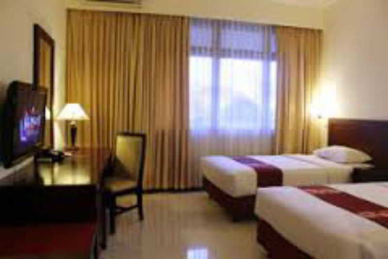 Mmugm Hotel Pakualaman Экстерьер фото
